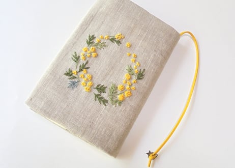 手刺繍  ミモザの花咲く文庫本用ブックカバー