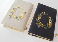 手刺繍  ミモザの花咲く文庫本用ブックカバー
