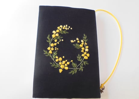 手刺繍  ミモザのロンド ブックカバー　聖書・讃美歌・こどもさんびかにも