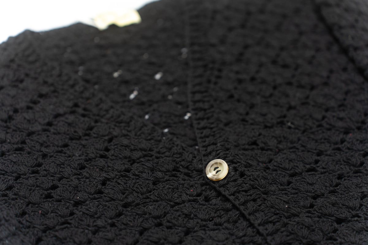 Suu　MacMahon Knitting Mills カーディガン MacMahon Knitting Mills 40%OFF Crochet Cardigan - SOLID