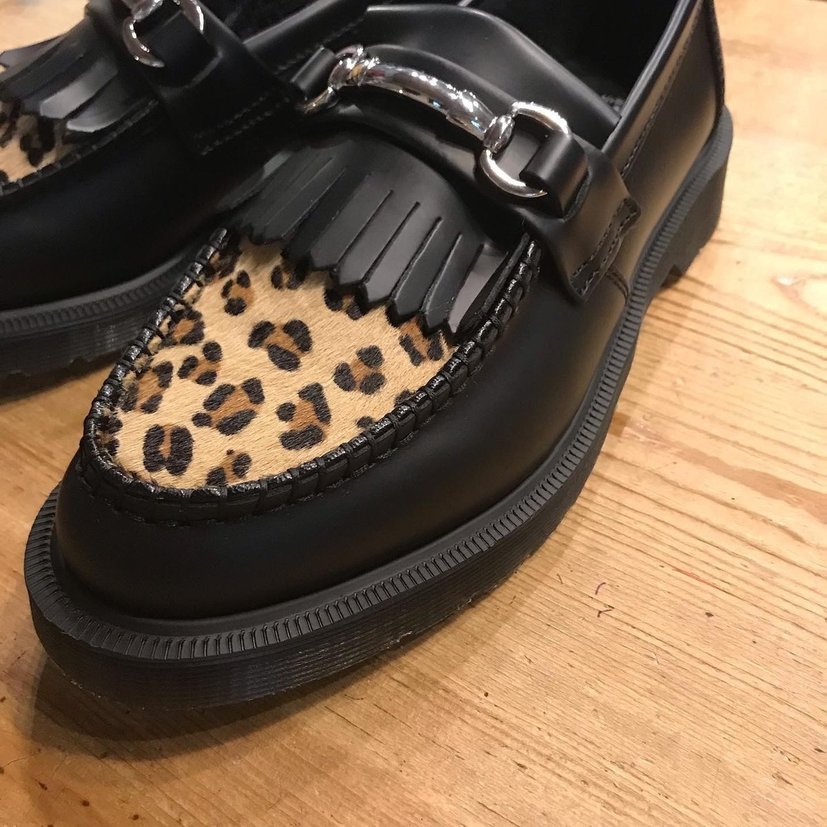 Dr.Martens 】Adrian Snaffle | HORUS WORKS