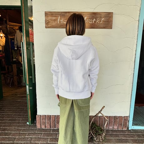 【CHAMPION】 "リバースウィーブ ジップフーデッドスウェットシャツ"  C3-W103