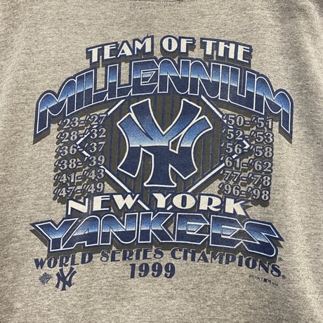【XL】1999'S YANKEES WORLD CHAMPION CREWNECK
