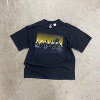 【XL】95's FRIENDS SKYLINE TEE