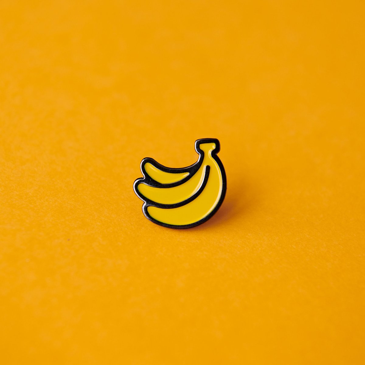 banana PINS | キイロイストア [ KiiROi STORE ]