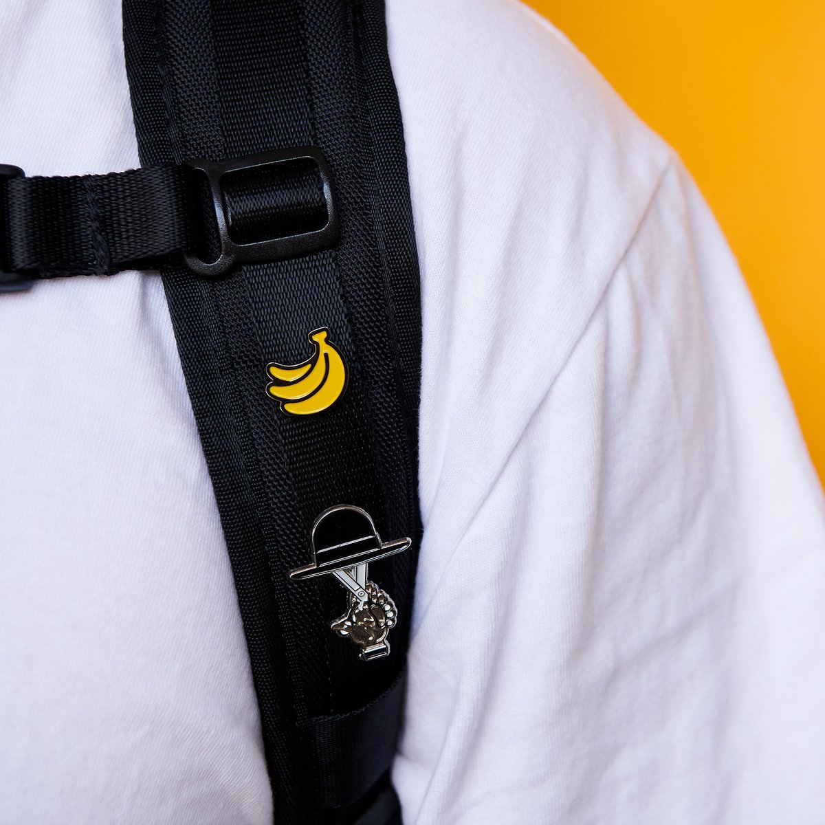 banana PINS | キイロイストア [ KiiROi STORE ]
