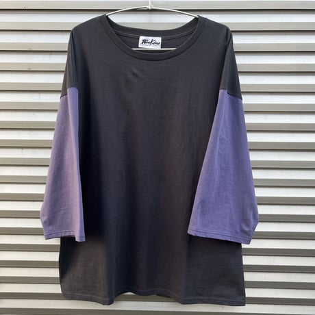 WeeKday  "Bi-Color Half Sleeve Tee"