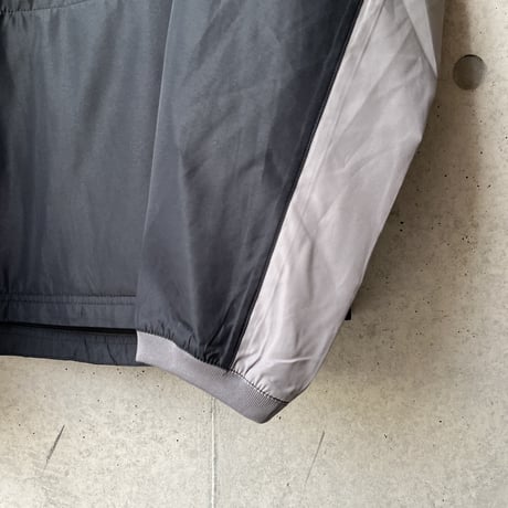 CHARLES RIVER APPAREL "Windshirt"