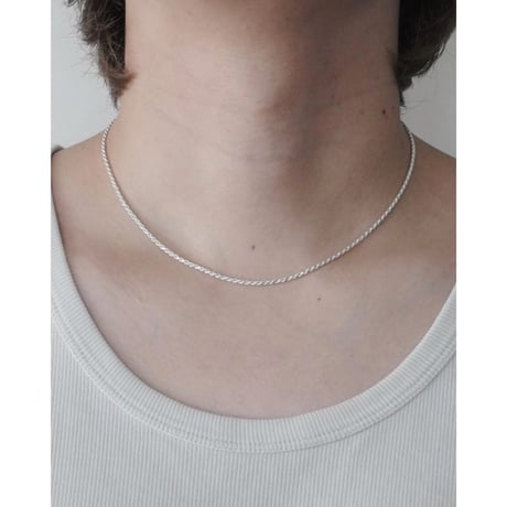 twist chain silver necklace