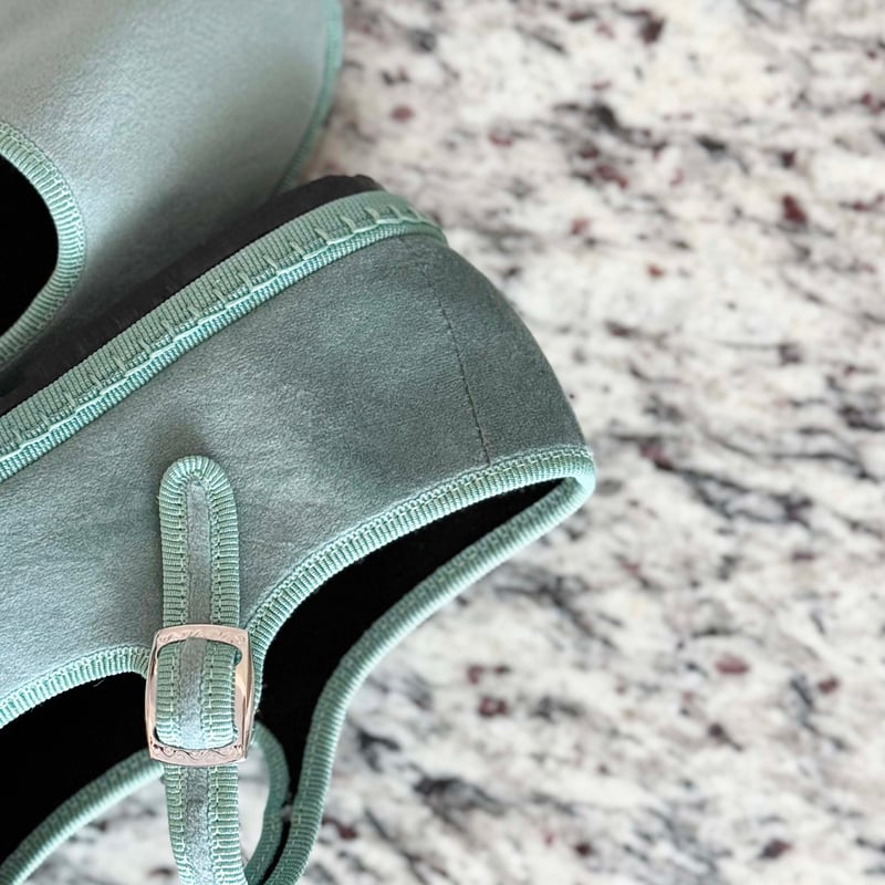 sciuscia 緑色 ストラップ付き バレエシューズ sciuscia 緑色 ストラップ付き バレエシューズ 2025年最新