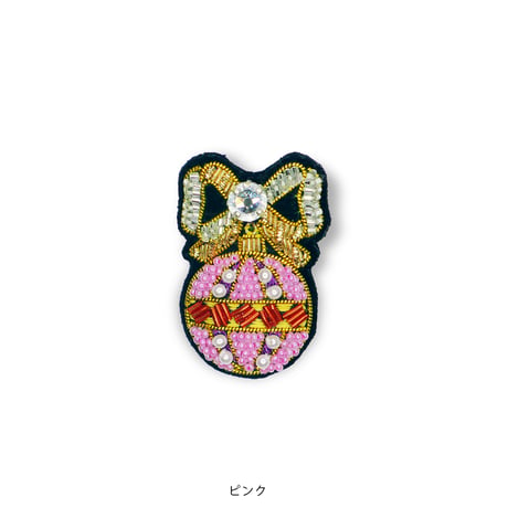 ボールオーナメントのブローチ