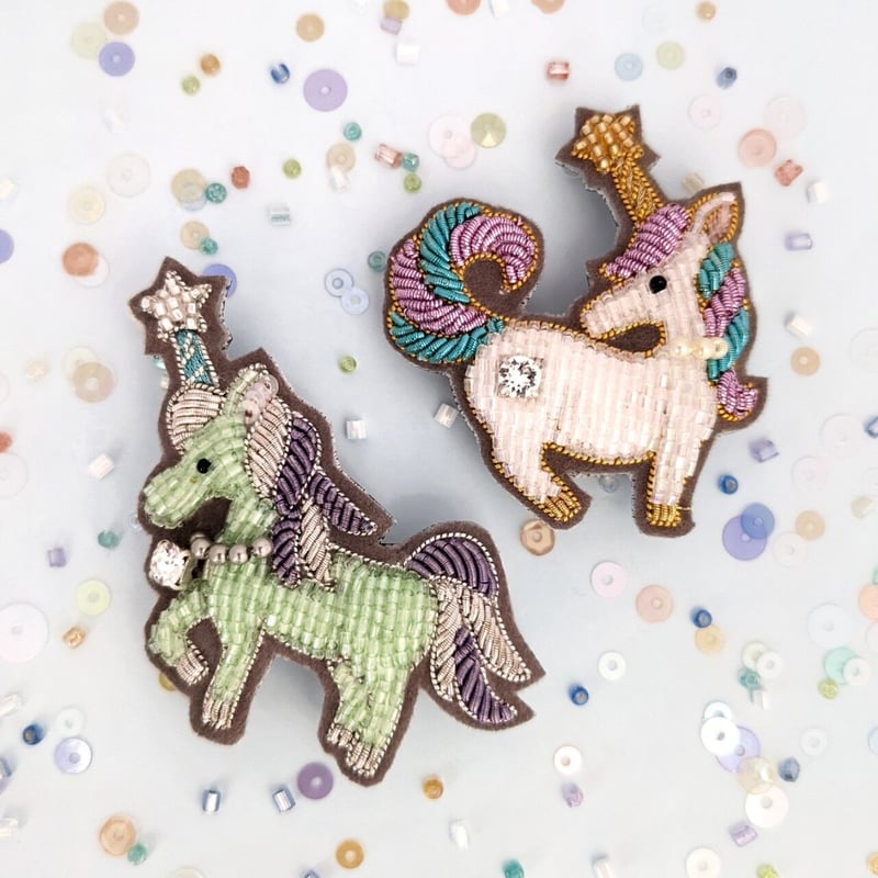 ビーズ刺繍　ブローチ　ユニコーン ビーズ刺繍のブローチ☆ユニコーン | iichi 日々の暮らしを