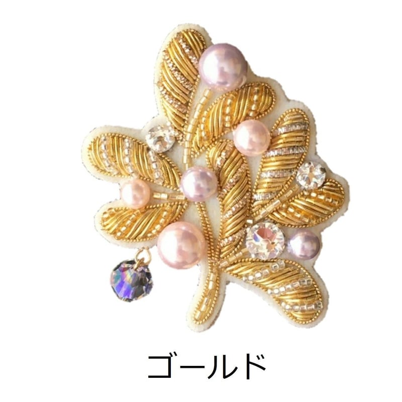 宿り木のブローチ | tilia 宿り木のブローチ | tilia