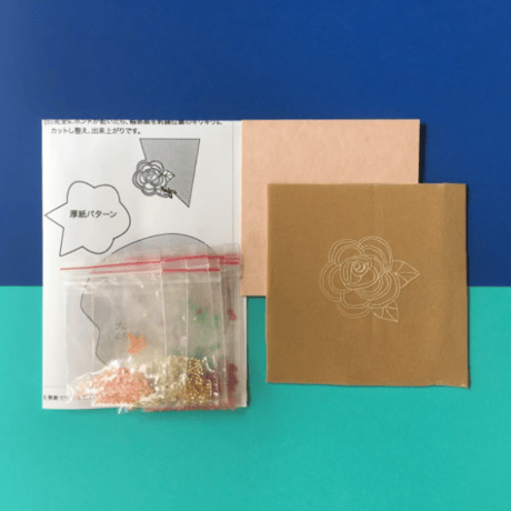 かんたんビーズ刺繍キット　バラのブローチ