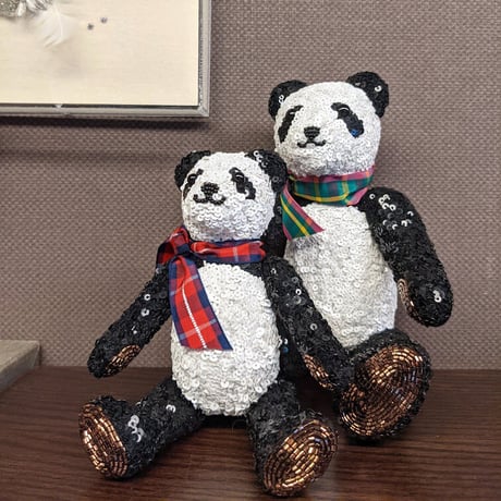 ビーズとスパンコール刺繍のパンダ Sサイズ