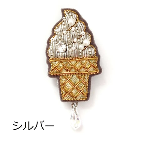 ソフトクリームブローチ