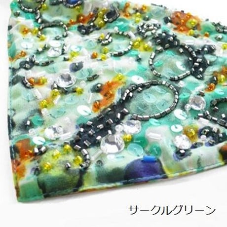 キラキラトライアングルアクセサリー