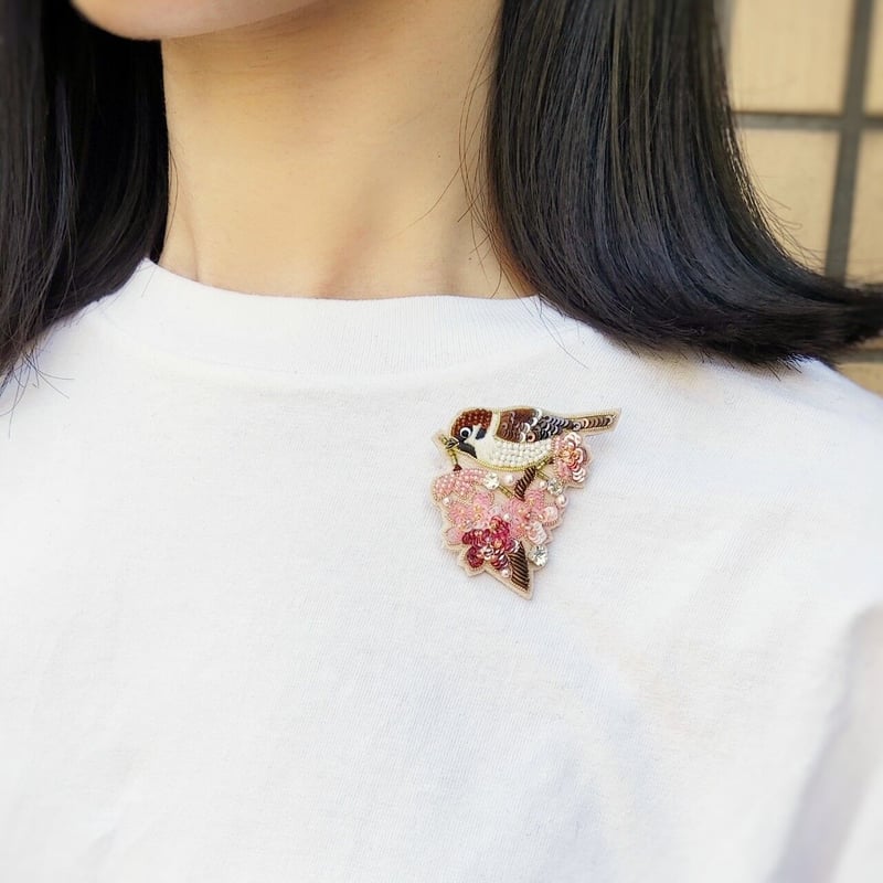 すずめと桜のブローチ | tilia