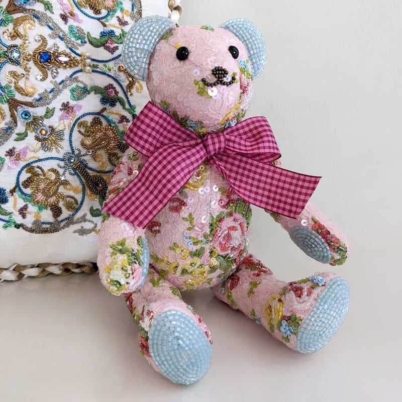ビーズとスパンコール刺繍のベア Mサイズ ピンク | tilia
