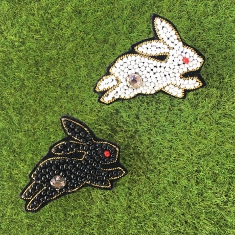 うさぎのブローチ