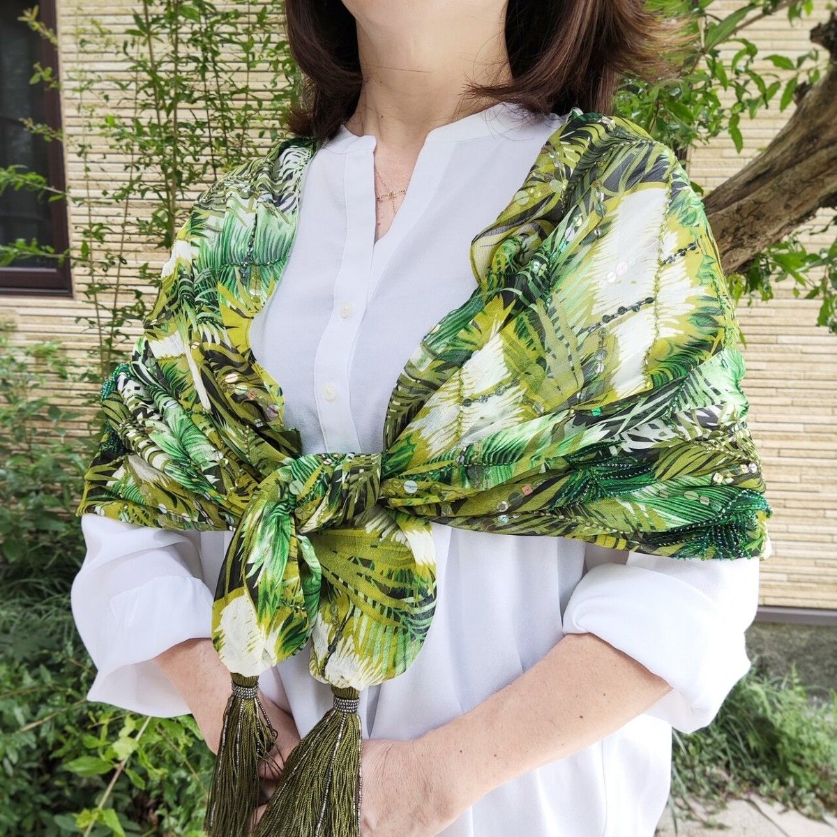 タッセル付きボタニカルストール | tilia