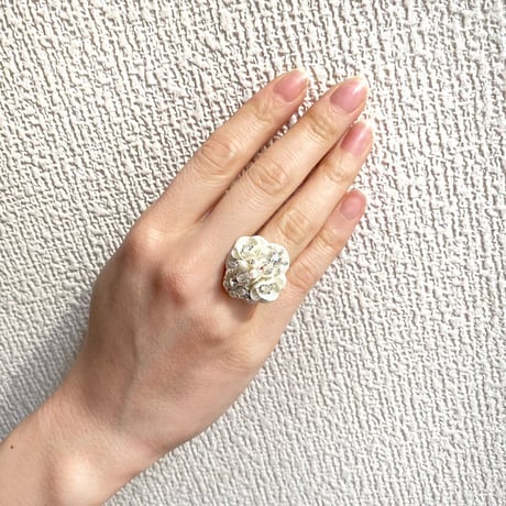 かんたんビーズ刺繍キット　クリスタルとパールのリング&イヤリング　ホワイト