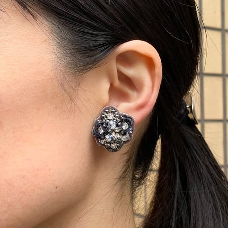 かんたんビーズ刺繍キット　クリスタルとパールのリング&イヤリング　グレー