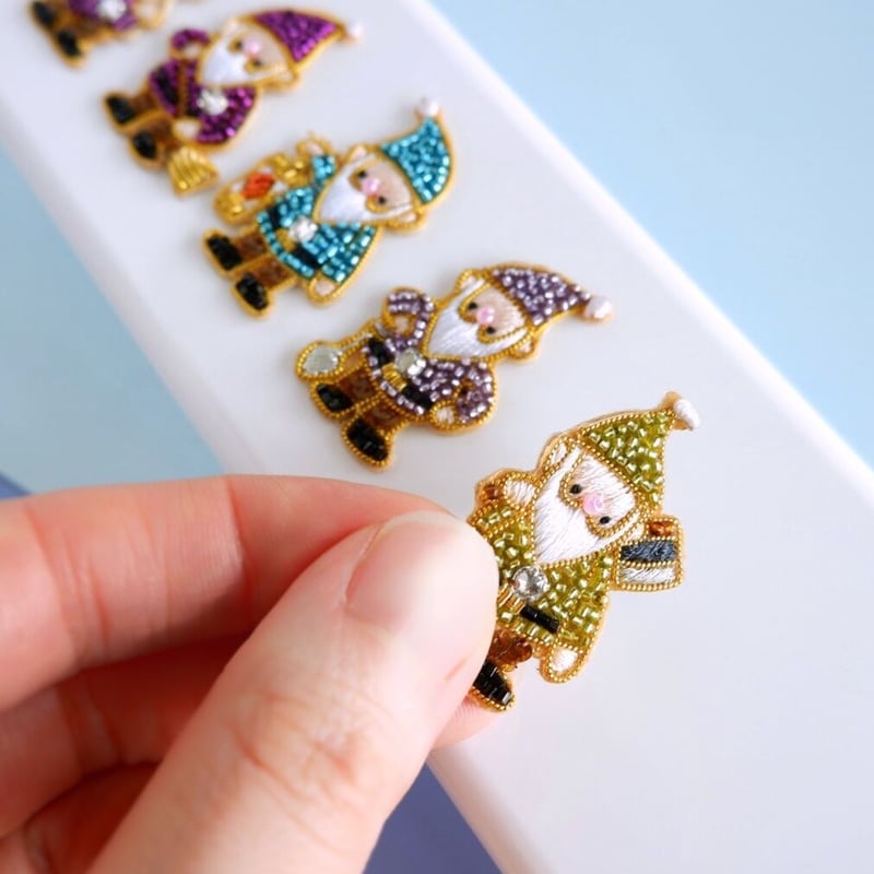 ハンドメイド かわいい刺繍完成品 白雪姫、ドラゴン、親指姫、狼と7匹の子やぎ等 ハンドメイド かわいい刺繍完成品 白雪姫、ドラゴン、親指姫、狼