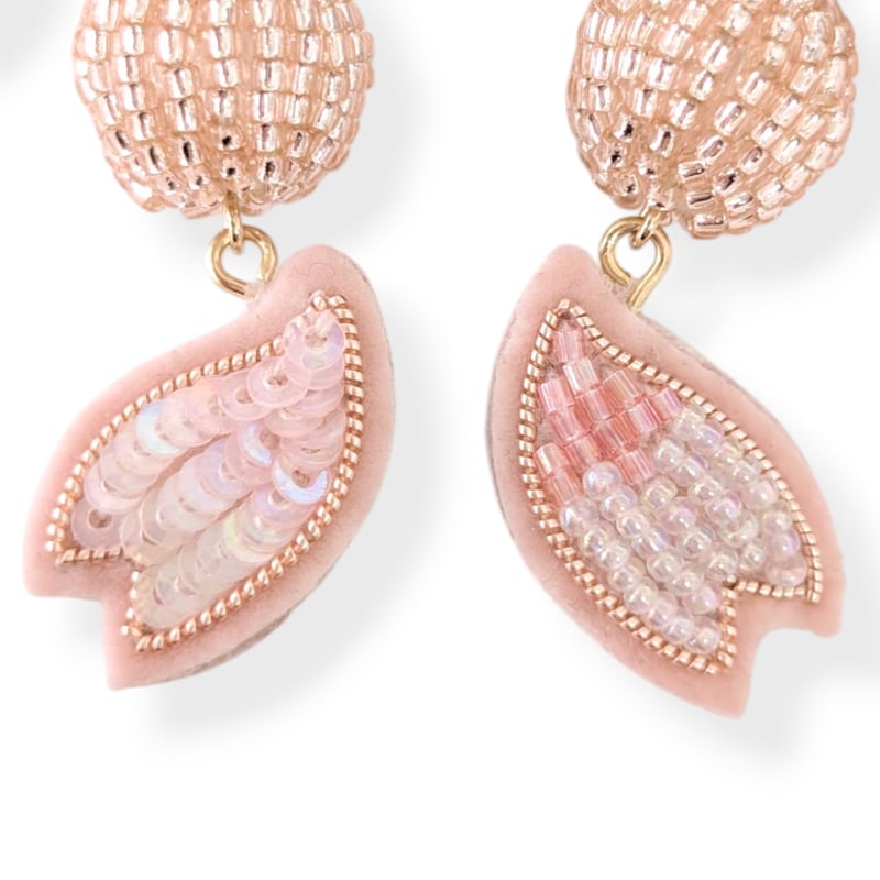 花びらが揺れる桜ブローチ | tilia