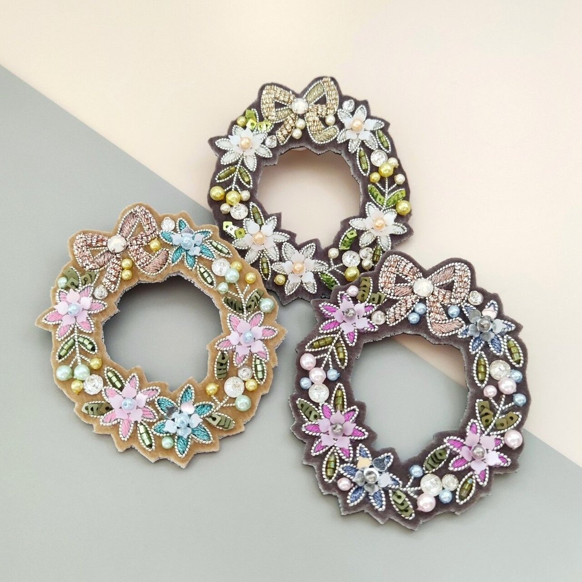 フォクシー　ブローチ　近年　お花　葉　リーフ　フラワー　サークル　丸型 フォクシー ブローチ 近年 お花 葉 リーフ フラワー サークル 丸型