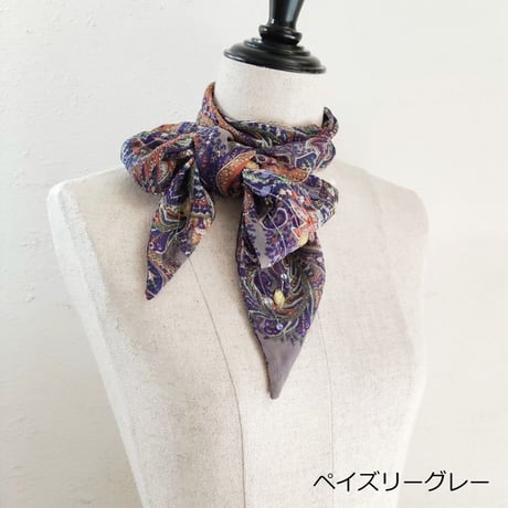 キラキラビジューのロングストール