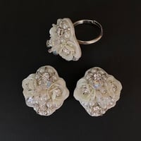 かんたんビーズ刺繍キット　クリスタルとパールのリング&イヤリング　ホワイト