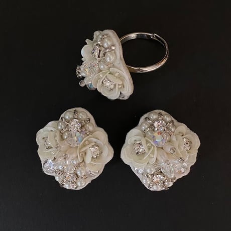 かんたんビーズ刺繍キット　クリスタルとパールのリング&イヤリング　ホワイト