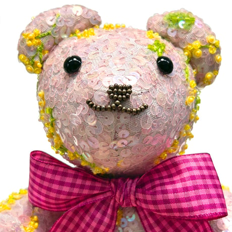 ビーズとスパンコール刺繍のベア Mサイズ　ミモザ ライトピンク