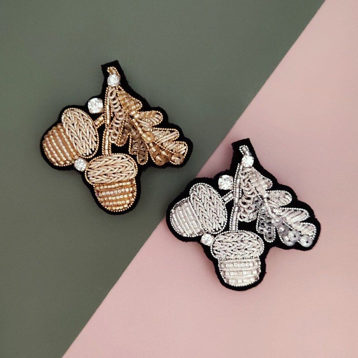 2006年クリスマスチャリティ ブローチ どんぐり ドングリ タイガーズアイ・パール ピンブローチ 2006年クリスマス