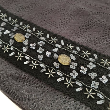 ニットレースのビジュー刺繍マーガレット