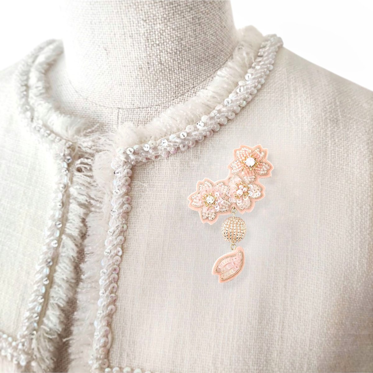 花びらが揺れる桜ブローチ | tilia