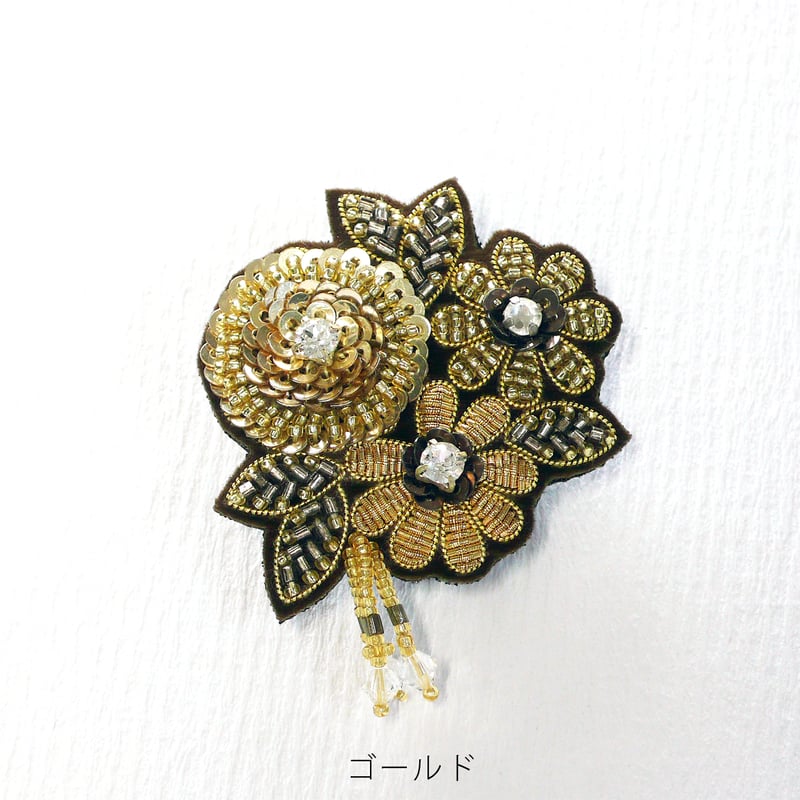 ビーズ刺繍のブローチ花 ゴールド | tilia