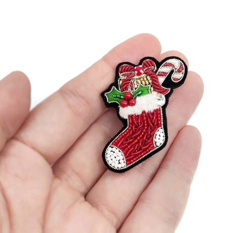 クリスマスソックスのブローチ