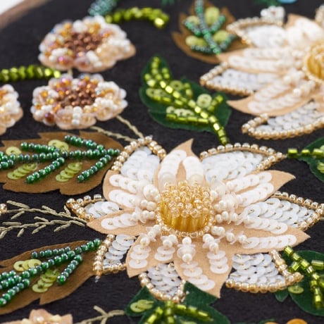 【ビーズ刺繍キット】フラワーガーデンのフープアート　※解説動画付き