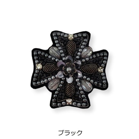 フラワークロスブローチ
