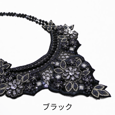 ゴシックカラーのフラワーネックレス