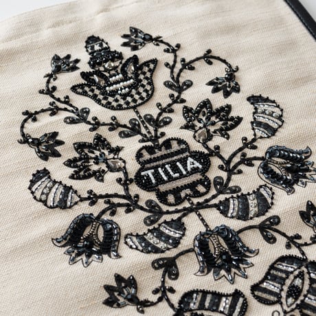 【ビーズ刺繍キット】チリアのフラワートートバッグ