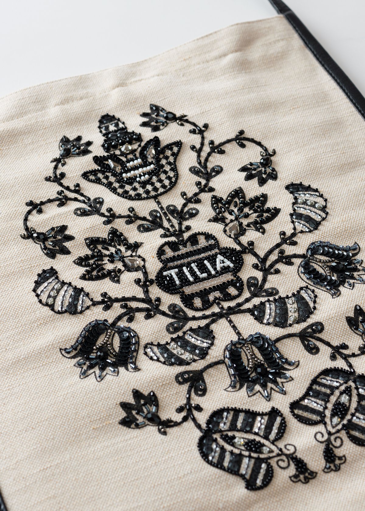 ビーズ刺繍キット】チリアのフラワートートバッグ | tilia