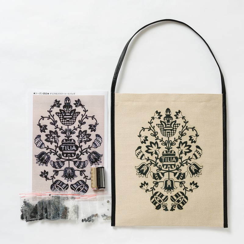 TILIA チリア ビーズ　グレー ハンドバッグ TILIA チリア ビーズ グレー ハンドバッグ