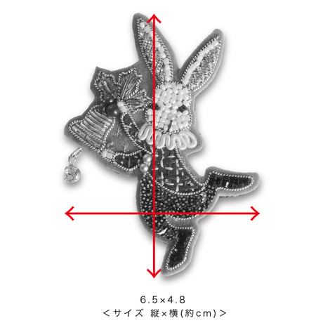 クリスマスベルとうさぎのブローチ