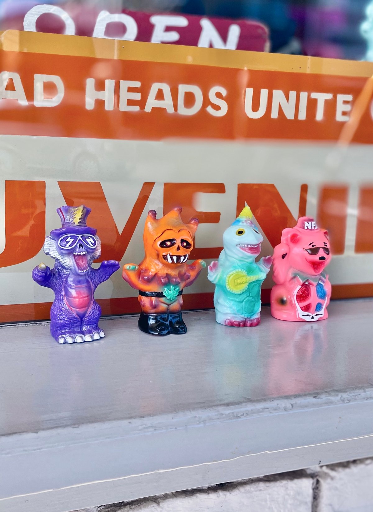 CALMYS TOY / DUDE INN 