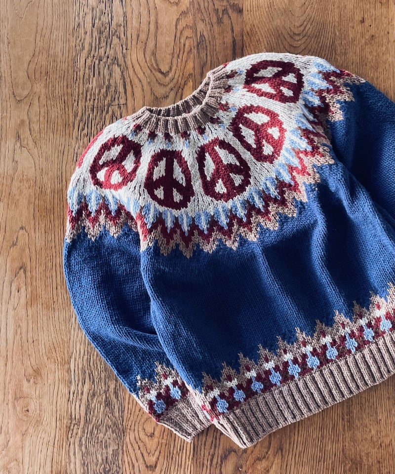 HAVE A GRATEFUL DAY PEACE PATTERN KNIT CREW |