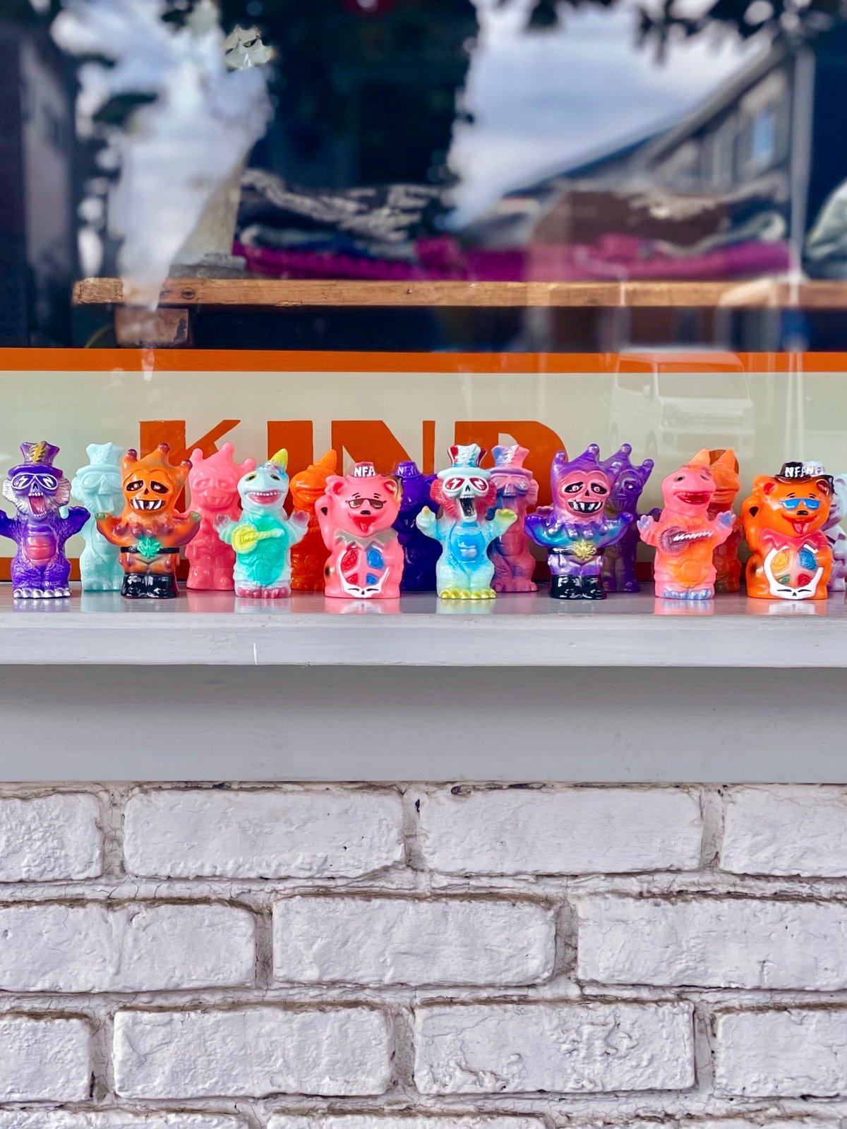 CALMYS TOY / DUDE INN 