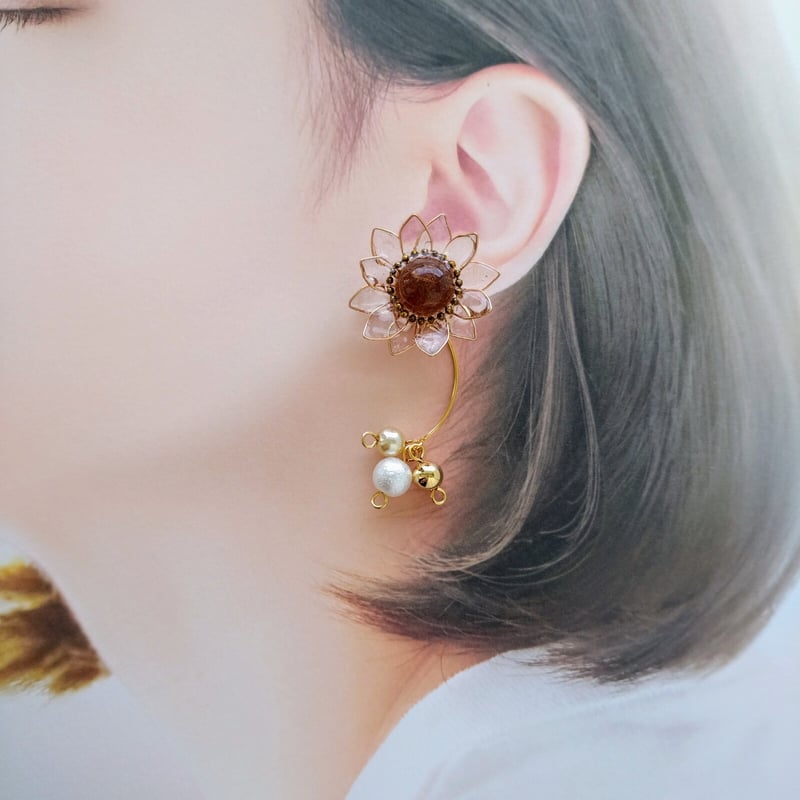 ひまわりカービングピアス VBRA4078__Y2 ひまわり ピアス｜ピアス｜クリスマスジュエリーはヴァン